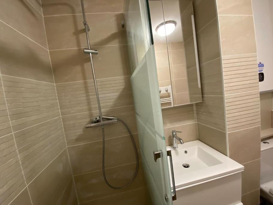 Apartament Sea-View - Wifi - Parking Six-Fours-les-Plages Zewnętrze zdjęcie