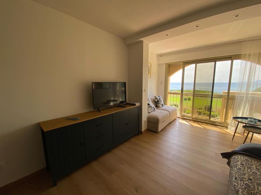 Apartament Sea-View - Wifi - Parking Six-Fours-les-Plages Zewnętrze zdjęcie